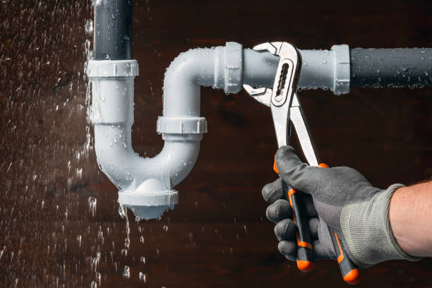 Professional Gas Line Repair technician working in Woodbine, MD